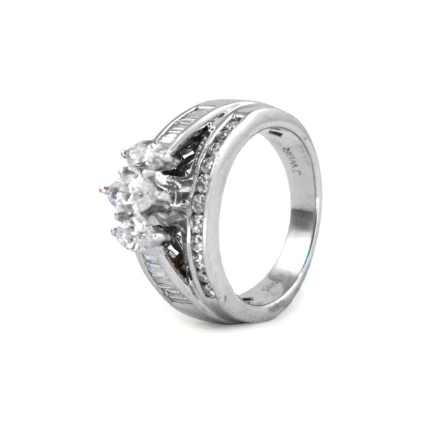 Sortija de Matrimonio de Diamantes 14K